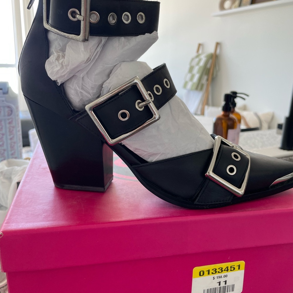 Black Chunky Heel Shoes with Silver Buckles